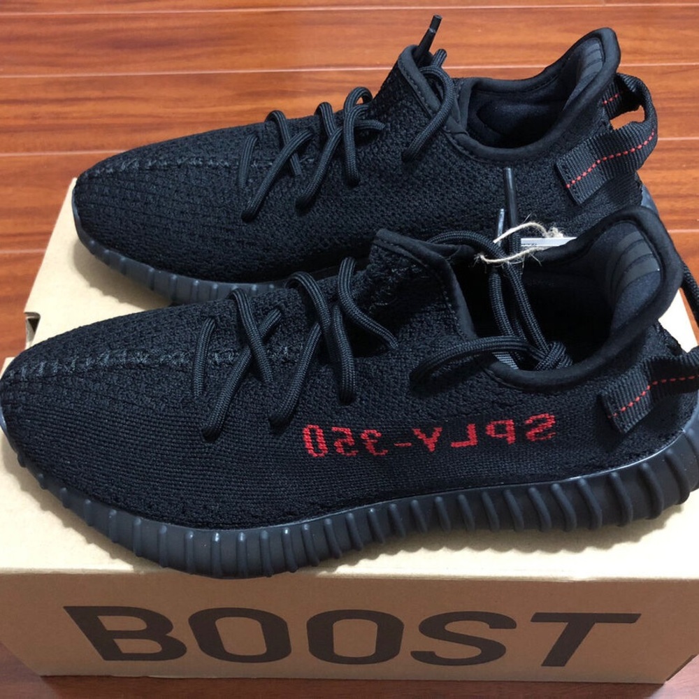 Yeezy 350 v2 BRED